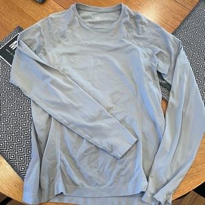 Alo long sleeve shirt